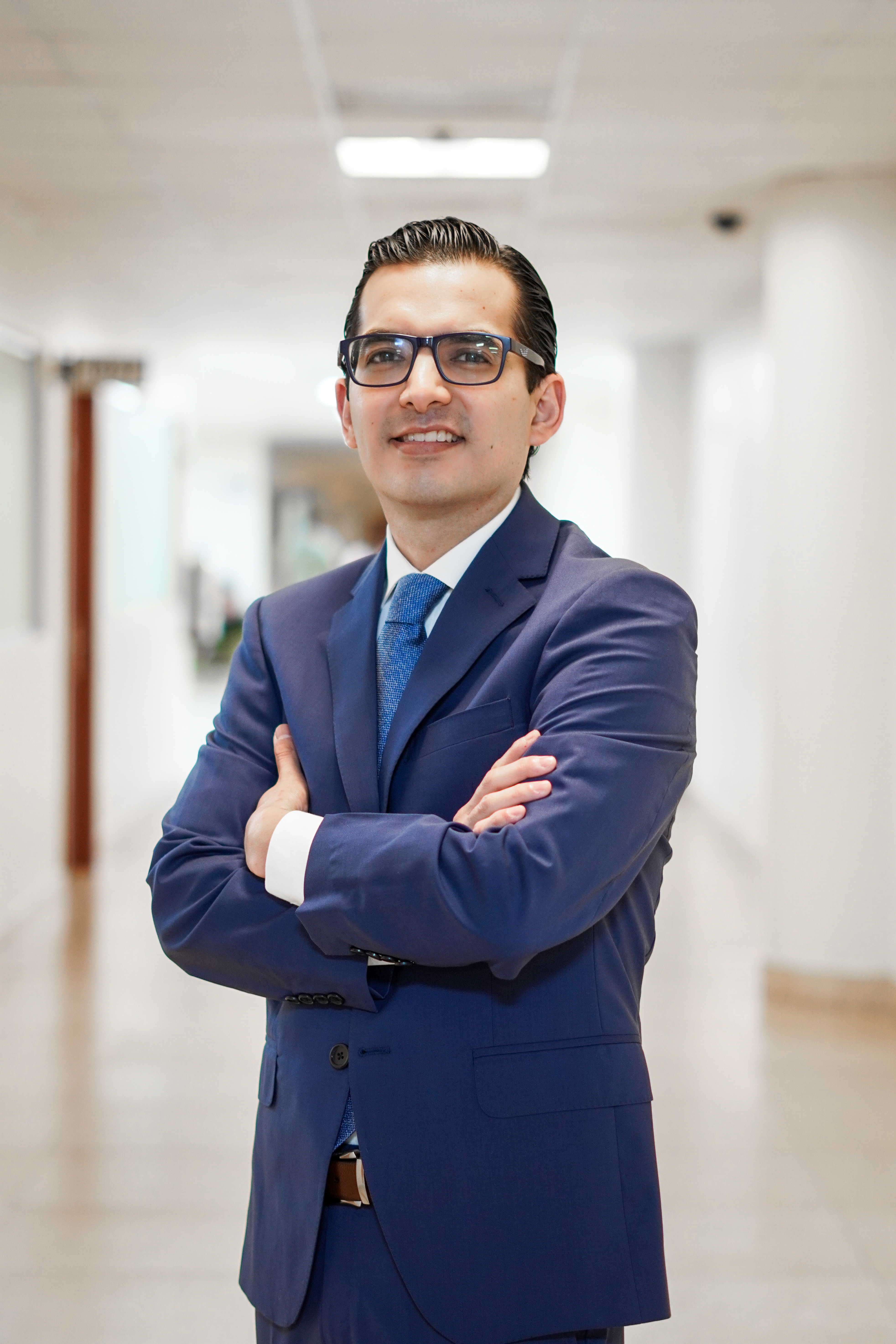 Dr. Marco E. Pineda Rodríguez — Cirujano Urólogo Monterrey